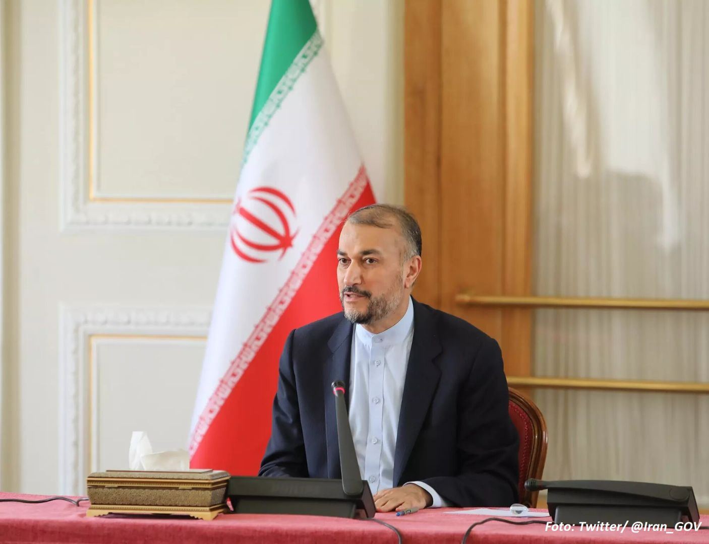Iranian FM holds phone talk with EU foreign policy chief
