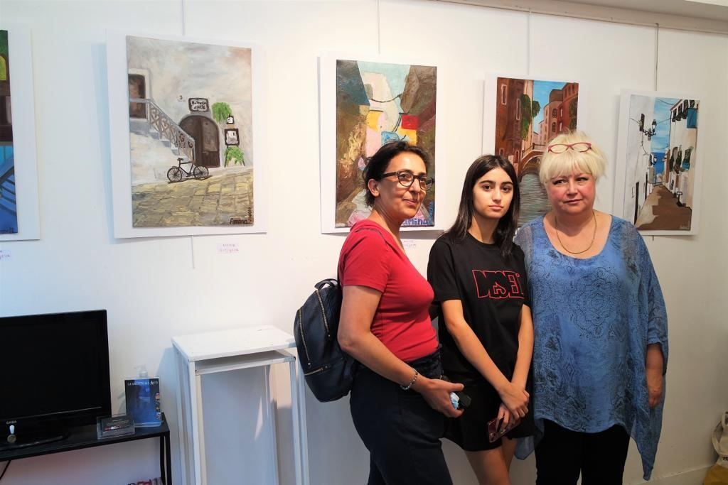 Young artists stun Parisian art lovers [PHOTO/VIDEO]