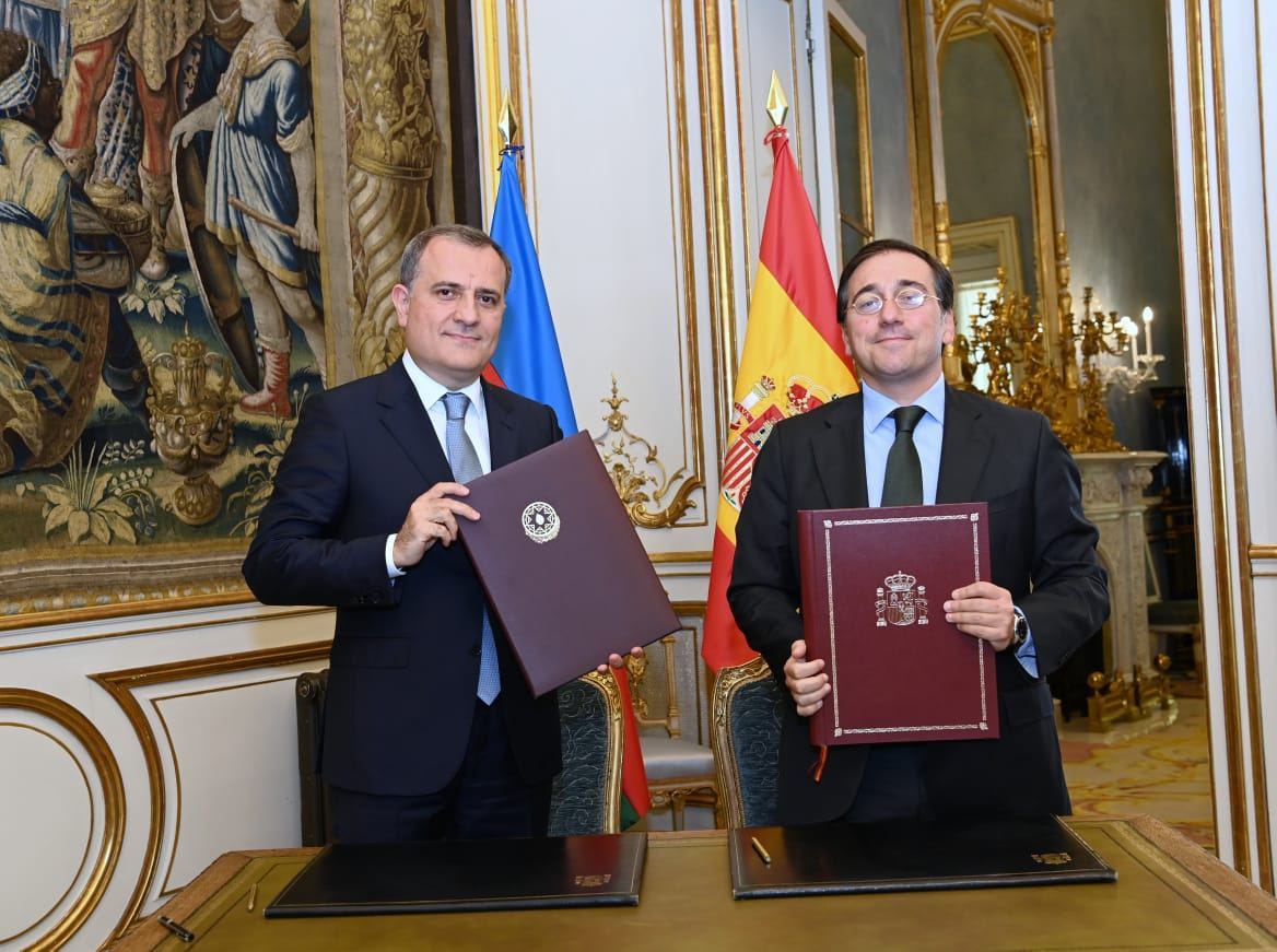 Azerbaijan's ADA university, Spanish Diplomatic School sign memorandum of understanding (PHOTO)