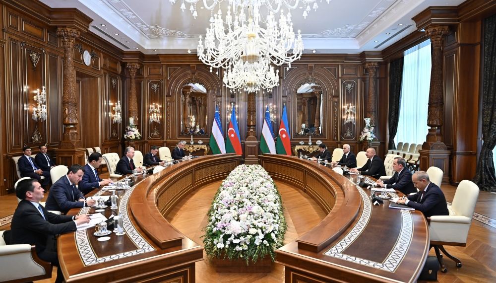 President Ilham Aliyev meets with President of Uzbekistan Shavkat Mirziyoyev in Samarkand