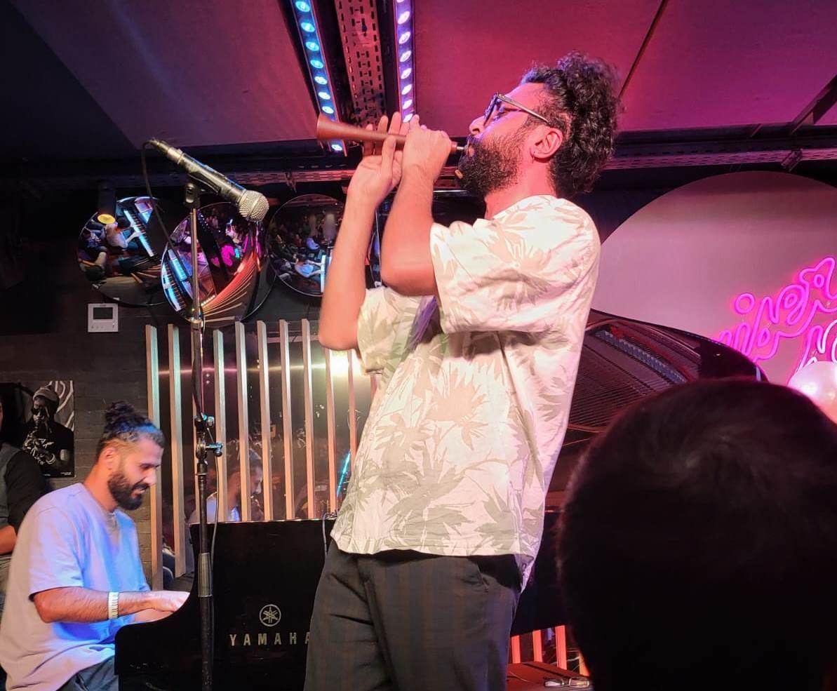 Fantastic oriental electronic music sounds in Paris