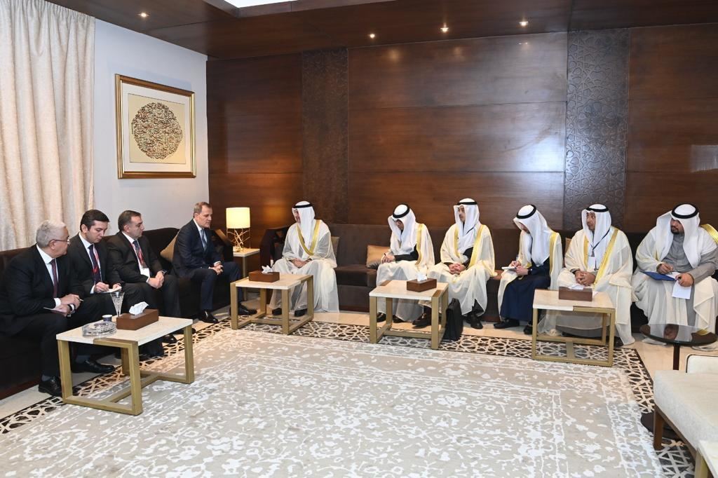 Azerbaijani FM meets with Foreign Minister of Kuwait