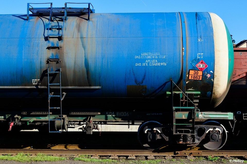 Turkish, Afghan entrepreneurs buy Turkmen-made gasoline