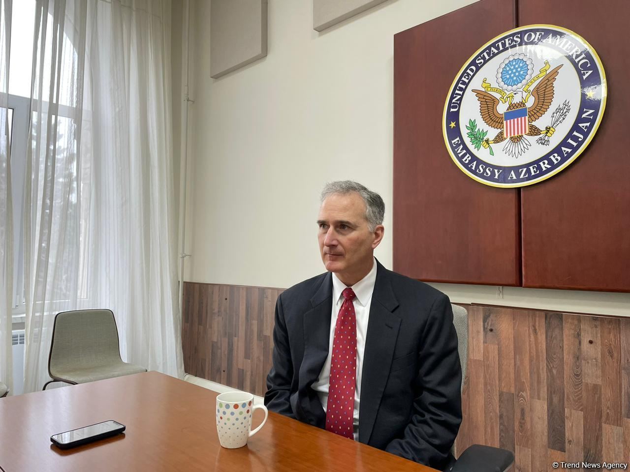 Azerbaijan, Armenia should together set terms of peace agreement – US official