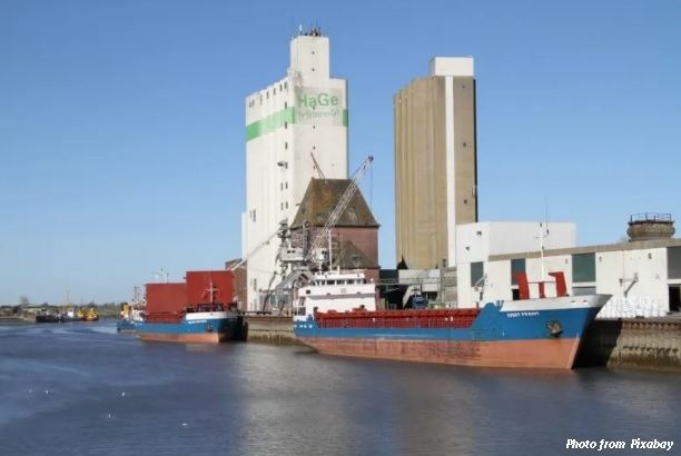 Akar welcomes extension of grain deal in call with Russia's Shoigu