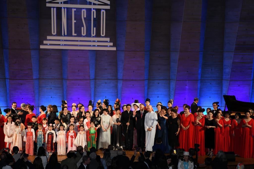 Azerbaijan displays its art examples at UNESCO HQ