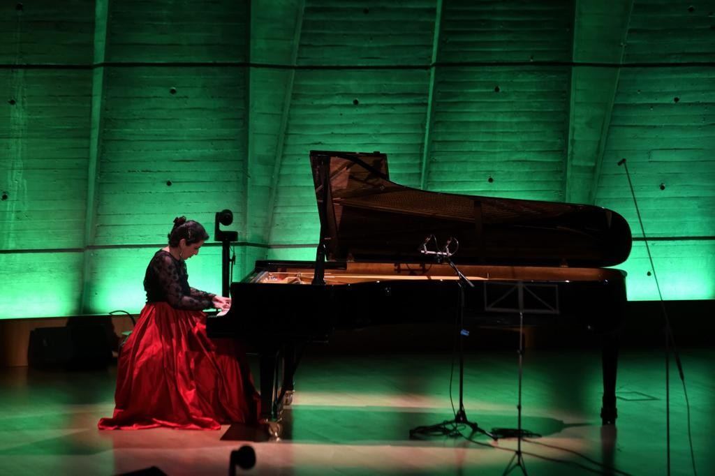 Azerbaijan displays its art examples at UNESCO HQ
