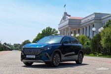 Uzbek president tests Turkish Togg electric car