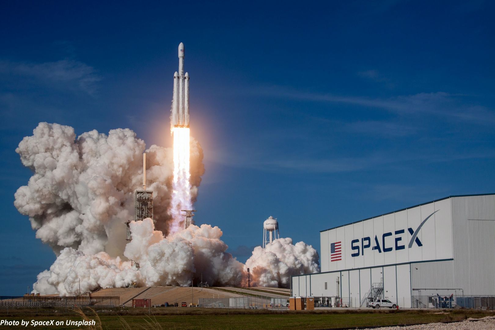 Azerbaijan eyes to launch new satellites into orbit in co-op with SpaceX