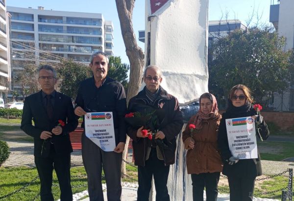 Izmir Azerbaijan association pays tribute to national heroes