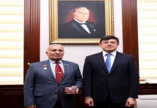 Azerbaijan honors diaspora activist in Kazakhstan